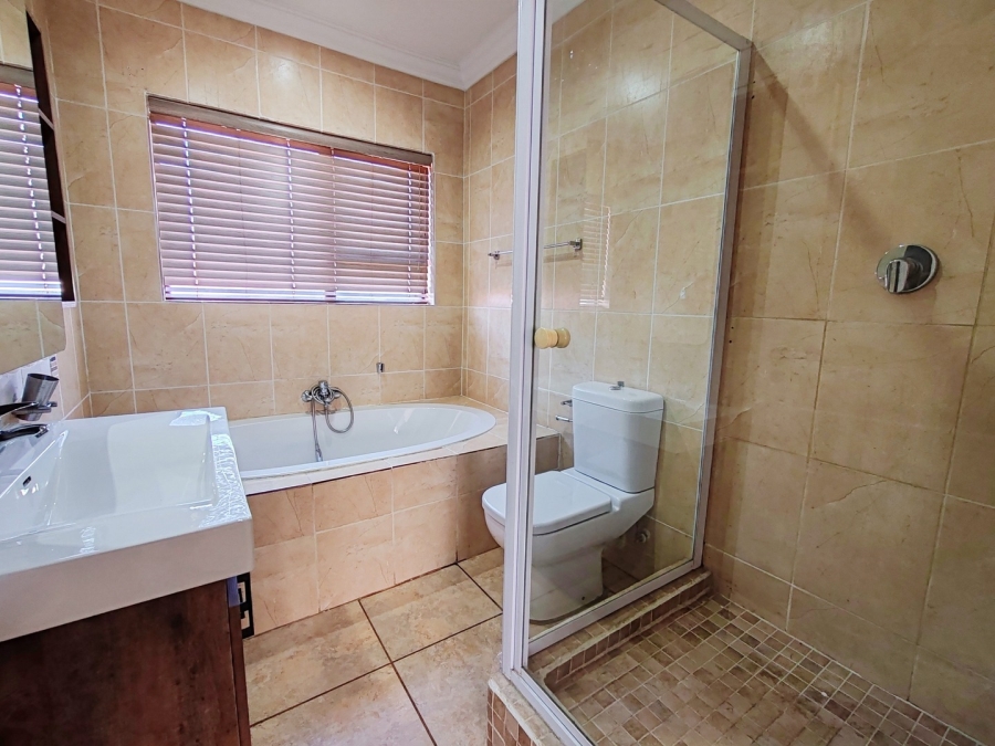 4 Bedroom Property for Sale in Grimbeeck Park North West